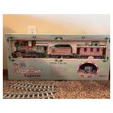 Dept 56 Sugar Town Express Holiday Train Set with Extra 1996 Passenger Car