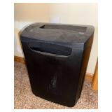 Royal 9-Sheet Maximum Personal Shredder - Black