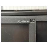 17 Monitors and Cables