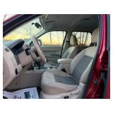 2008 FORD ESCAPE XLT *4x4* (NO RESERVE)