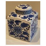 Blue & White Ceramic Ginger Jar w/Lid
