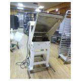 Oliver Gravity-Feed Electric Bread Slicer