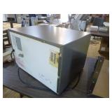 Amana Commercial Microwave Oven with Wall Rack