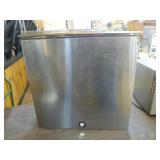 Amana Commercial Microwave Oven with Wall Rack