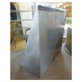 Amana Commercial Microwave Oven with Wall Rack