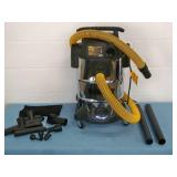 DeWalt 8 Gallon Wet/Dry Vac / Vacuum