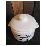 Beautiful mid modern West Bend Bean Pot No cracks or chips