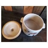 Beautiful mid modern West Bend Bean Pot No cracks or chips