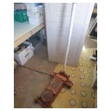 Automotive Floor Jack Consigner States Working needs Grease
