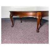 Oval Glass Top Cherry Queen Anne Leg Coffee Table Hammary Carlton Manor 32"W x 24"D x 16.5"H
