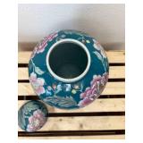 Antique Chinese Porcelain Famille Rose Ginger Jar 60th reproduction Qian long. 23 cm high ( about 9 Inch )