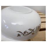 vintage Pyrex 024 2-quart casserole dish in the "Golden Tulip" promotional pattern