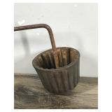 2 - Vintage Griswold No. 2 Rosette Patty Molds