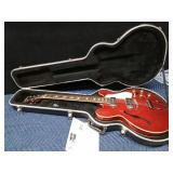 Epiphone Casino Archtop Electric guitar with case and keys - Works great