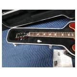 Epiphone Casino Archtop Electric guitar with case and keys - Works great
