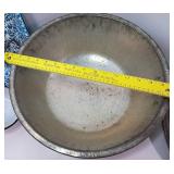 Primitive Tin Dough Bowl with Lid Granite Wear Enamel