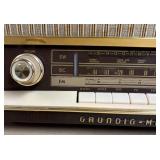 LLR - Vintage Grundig Majestic FM/AM Radio Model: 2140U