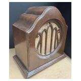 LLR - Vintage Bremer Tully Art Deco Radio