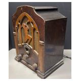 RR - Vintage Jackson-Bell Peter Pan Cathedral Radio