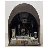 O - Vintage Philco Cathedral Radio