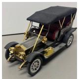 LLR - Vintage Waco Car Motif 5-Transistor Radio