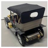 LLR - Vintage Waco Car Motif 5-Transistor Radio