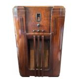 DR - Vintage Philco Floor Radio Model 16