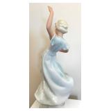 DR - Vintage Schaubach Korst Porcelain Figurine