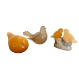 DR - Amber & Beige Glass Bird Figurines Set - 3-Piece with Rock Base