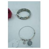 Jewelry Lot: Fashion Jewelry Bracelets