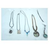Jewelry Lot: Fashion Jewelry Necklaces