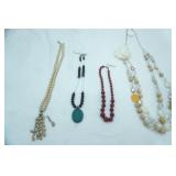 Jewelry Lot: Fashion Jewelry Necklaces