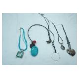 Jewelry Lot: Fashion Jewelry Necklaces