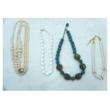 Jewelry Lot: Fashion Jewelry Necklaces