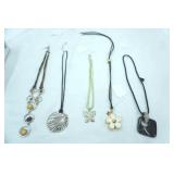 Jewelry Lot: Fashion Jewelry Necklaces