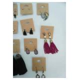 Jewelry Lot: Fashion Jewelry Pierced Earrings