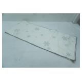 Winter Wonderland Table Runner. NEW/LIKE NEW