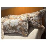 MB - Lovely King Size Quilted Bedding Set with 4 Pillows & Bolster