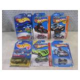 (EC1) Assorted Hot Wheels in Packag...