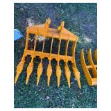 FUTURE 32" Excavator Rake with Teeth, fits CAT 305