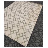 Indoor-Outdoor Rug - Beige & Sage Green Lattice Pattern