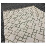 Indoor-Outdoor Rug - Beige & Sage Green Lattice Pattern