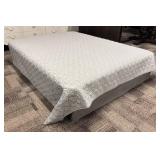 Nicole Miller Queen Bedspread