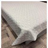 Nicole Miller Queen Bedspread