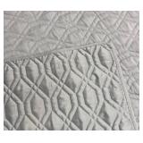 Nicole Miller Queen Bedspread