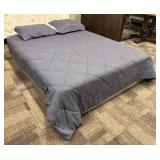 Room Essentials Full-Size Comforter with Pillowcases