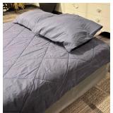 Room Essentials Full-Size Comforter with Pillowcases