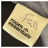 Room Essentials Full-Size Comforter with Pillowcases