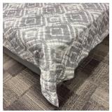 Gray & White Queen Comforter with 2 Pillow Shams