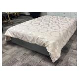 Envogue Queen-Size Pink Damask Comforter